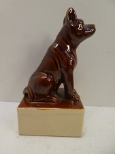 AUSTRALIAN POTTERY STATUE FIGURINE MONEY BOX DOG ON THE TUCKER BOX GUNDAGAI