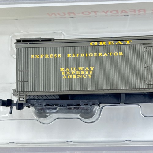 Roundhouse Trains N Gauge Great Northern 1953, 50' Express Reefer Car - 82905 - Picture 4 of 6