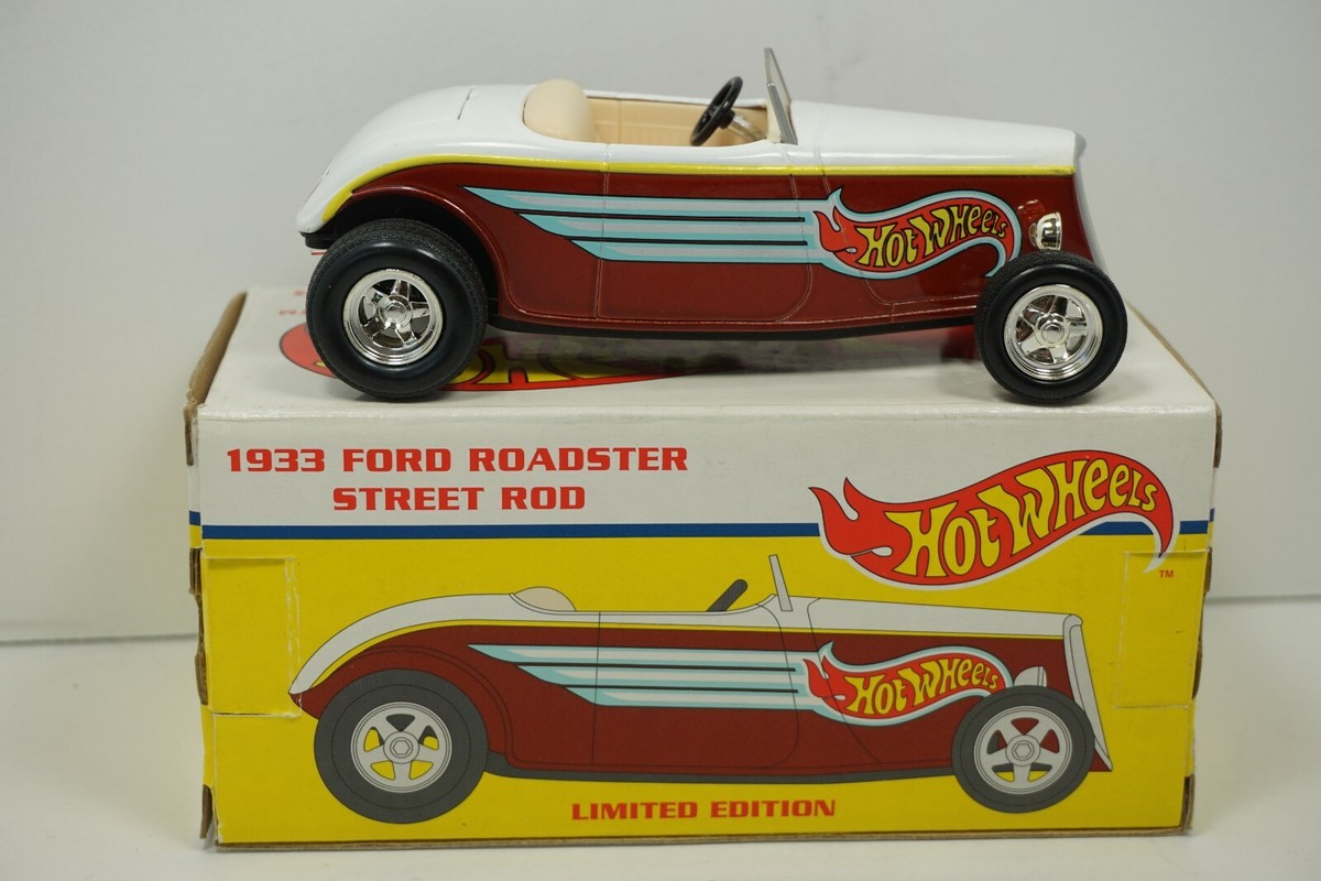 1996 Eastwood #384000 1933 Ford Roadster Hot Wheels Street Rod 1