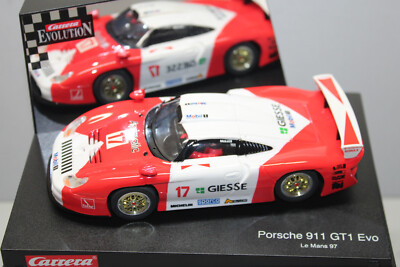 Carrera 25402 Evolution Porsche 911 GT 1 Evo Le Mans 1997 Showcase