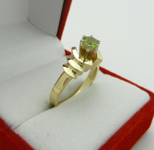 Solid 14k Yellow Gold Solitaire PERIDOT Dome Ribbed Style Ring 4.3 gr size 5.75 - Picture 4 of 9