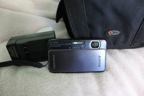 Sony TX20 Camera with charger 2 batteries and bag zoom does not work - Picture 3 of 5