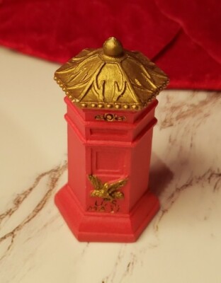 Vintage Colonial Village Figurine - US Mail Box # 01392 