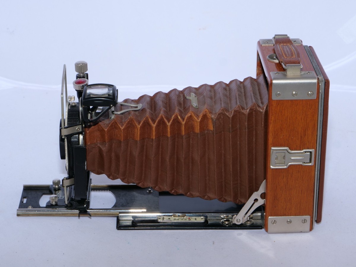 Zeiss Ikon TROPICAL Adoro (230/3) polished teak 6x9cm, Tessar 10.5