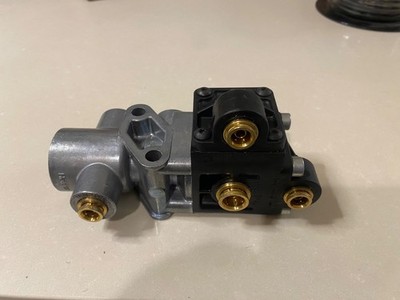KN34127 Tractor Protection Valve Haldex