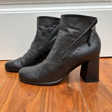 ALL BLACK Footwear Heeled Ankle Boots Dual Zipper in Black Leather 41 / 10.5
