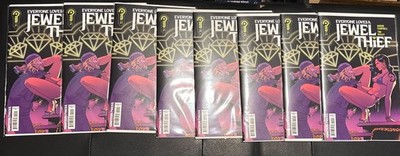 EVERYONE LOVES A JEWEL THIEF #1 1:10 ISACCS VARIANT -NM