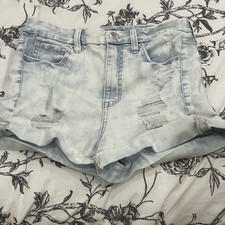 Aero 8 Super High Rise Curvy Distressed Light-wash Shorts