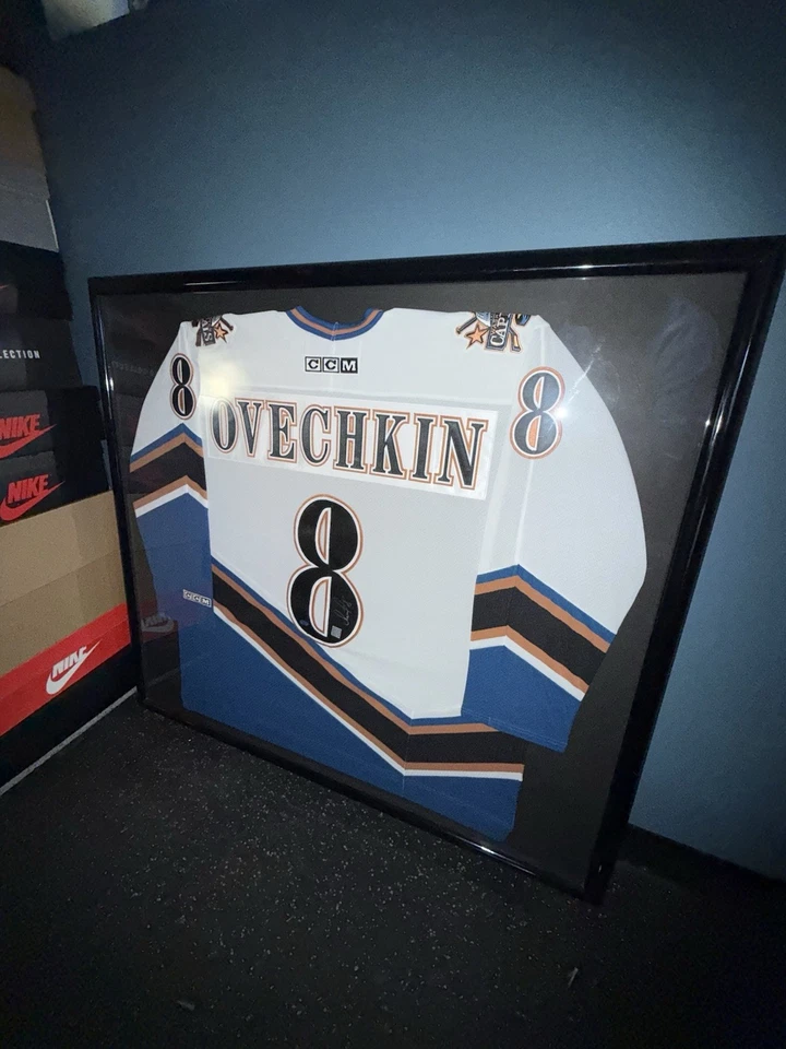 Camiseta deportiva de novato Alexander Ovechkin autografiada por Capitals CCM 2005-06 - enmarcada Foto 4 de 4