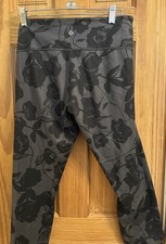 Lululemon Floral Black Athletic Yoga Gym Women s Size 8 Cropped Leggings