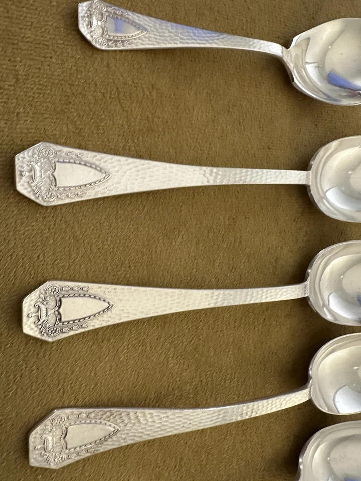 1847 Rogers Heráldic (4) cucharas para servir + azúcar + martillado internacional excelente Foto 2 de 4
