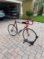 Trek 2200 Road Bike, with red, 26-inch carbon fiber frame, trainer, car carrier 