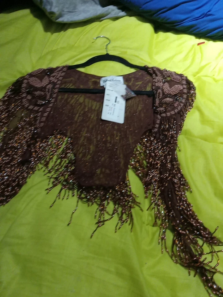 Mantón/bufanda con cuentas de moda LeMonde con cuentas a mano ideal para ropa de iglesia o noche Foto 4 de 4