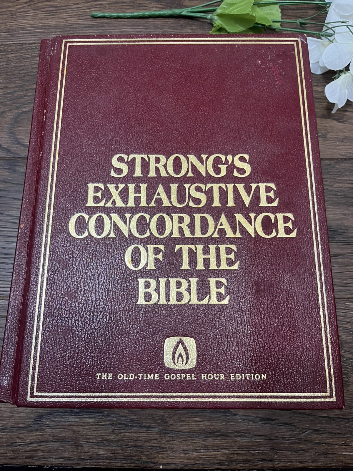 Strong's Exhaustive Concordance of the Bible Old Time Gospel Hour Edition *read