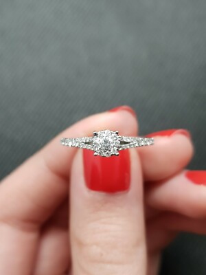 18K Weißgold Ring mit geteiltem Schaft rund Brillant Illusion Halo Diamant
