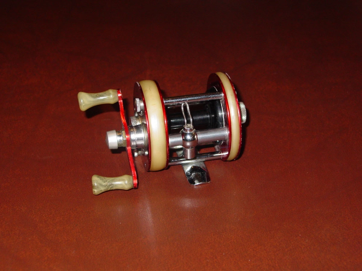 daiwa saltist 18 MQ Spinning Reel Color:Phantom Green equipped to cop the Category_Soft Bait Abu Garcia Revo Beast