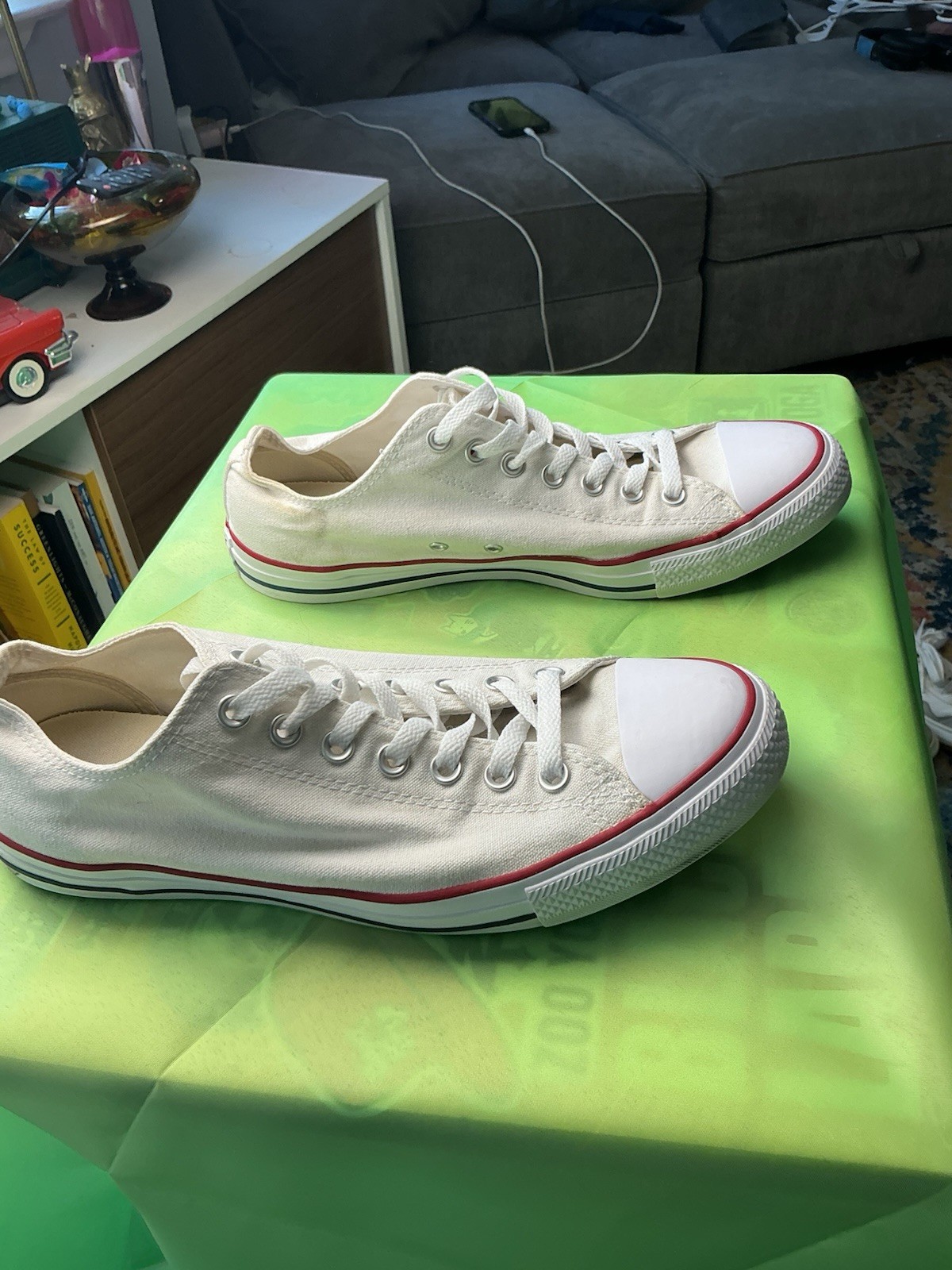 Size 10 Men’s Low Top Converse thumbnail 7