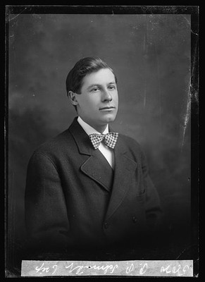 Photo:P.P. Schmidt Portrait Man in Suit Bow Tie c1905-1909