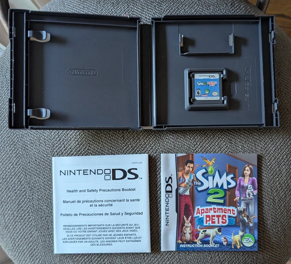 The Sims 2: Apartment Pets (Nintendo DS, 2008) Game Case Manual Insert - Image 4 of 4