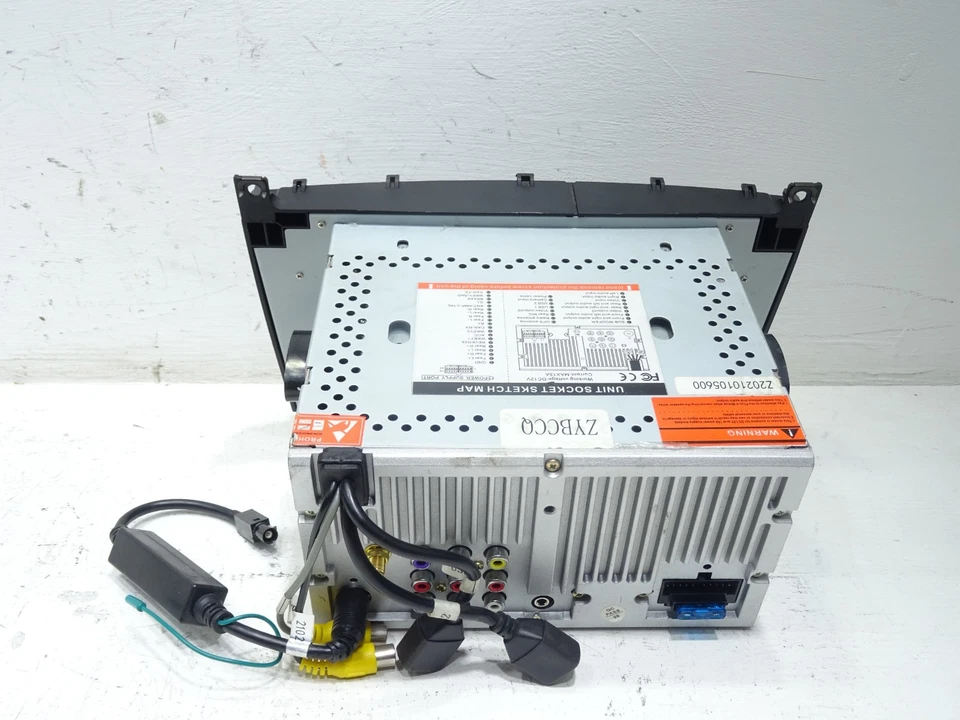 2008 MERCEDES BENZ C CLASS C204 SAT NAV UNIT Satellite Navigation Head Unit - Image 4 of 4