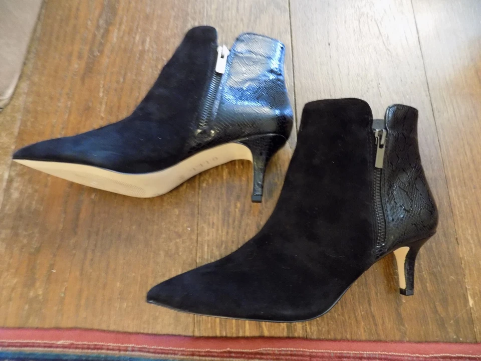 G.I.L.I. Botines Gailee Gamuza Negra Punta Serpiente Tacones 2.25" Usados en Excelente Condición 6.5 Foto 4 de 4