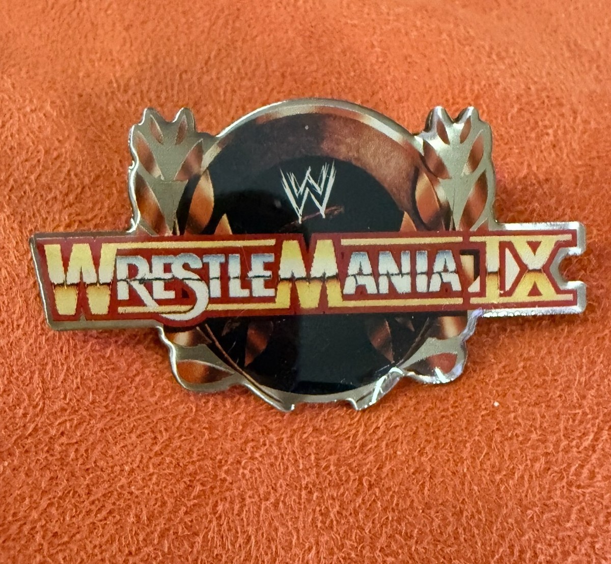 WWE WRESTLEMANIA OF 41 COLLECTOR'S PIN HOGAN CAESARS PALACE LAS VEGAS  NEW