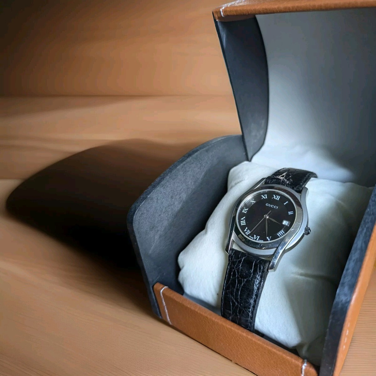 VintageGucci 5500M Quartz StainlessSteel Midsize Watch With