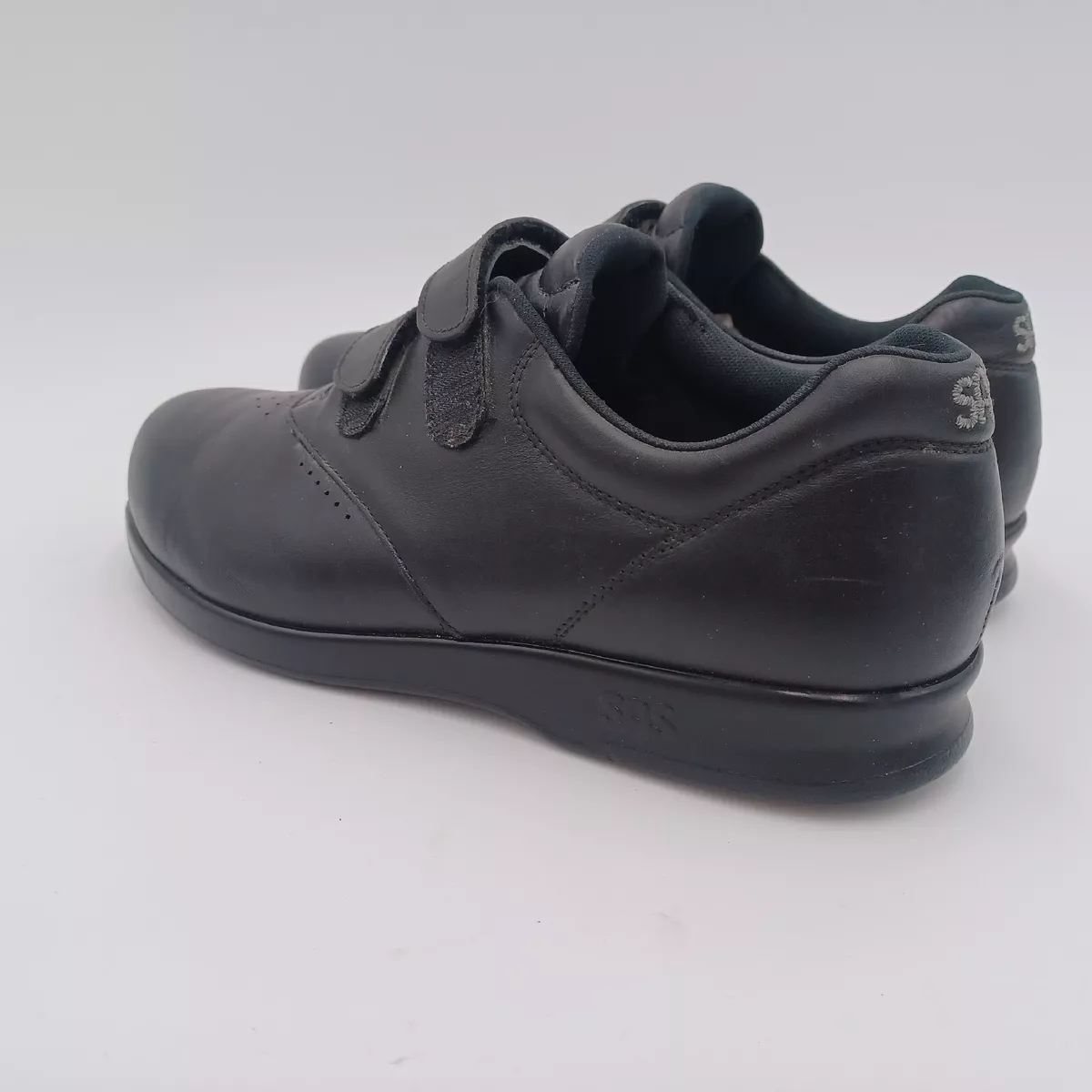 Sas shoes close shop to me