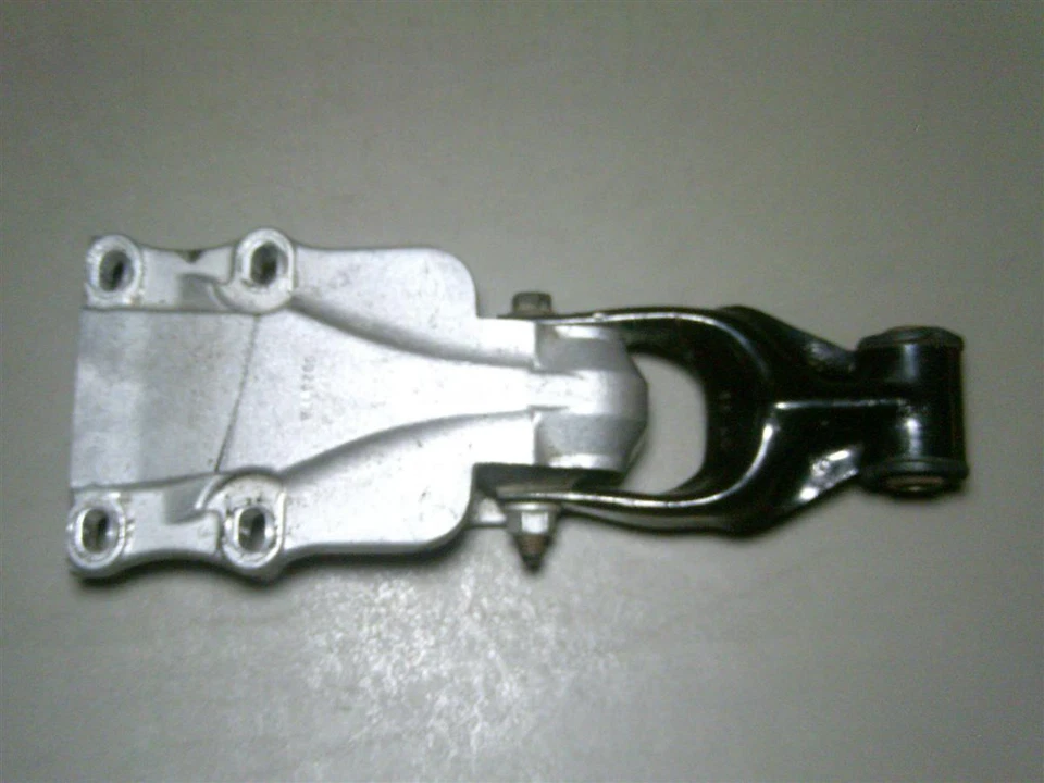 2000 00 Pontiac Montana 3.4L Upper Front Motor Mount / 092399A 07-99 - Image 2 of 4