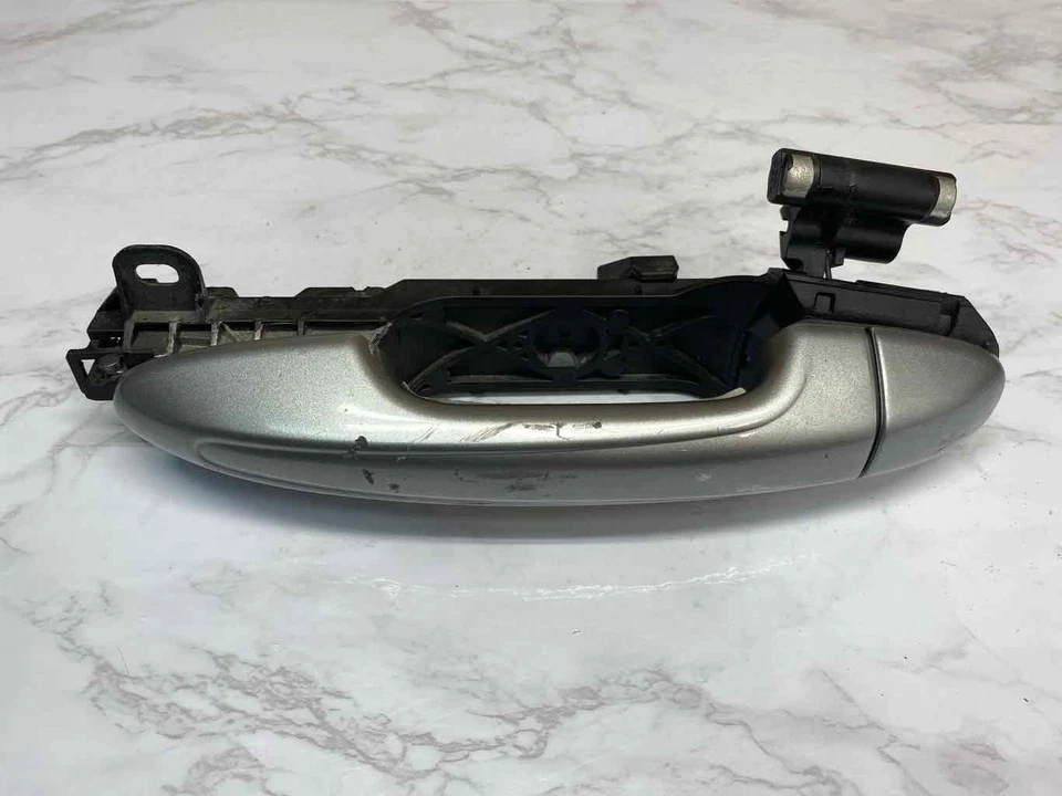 Manija puerta exterior trasera izquierda Toyota Rav-4 13 a 18 plata 1D6 OEM 692110R020C0 Foto 4 de 4