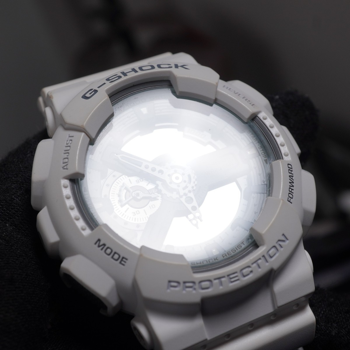 Casio G-Shock 5146 GA-110C white 1/1000 chronograph 200M 51mm 