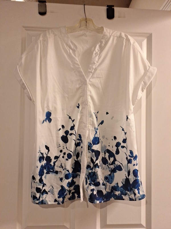 Women's White Button Front Blouse With Blue Floral Print. Sz 2X