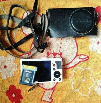 [Used] Nikon COOLPIX P310 Camera 16.1MP 4.2x White Good Condition Accessories