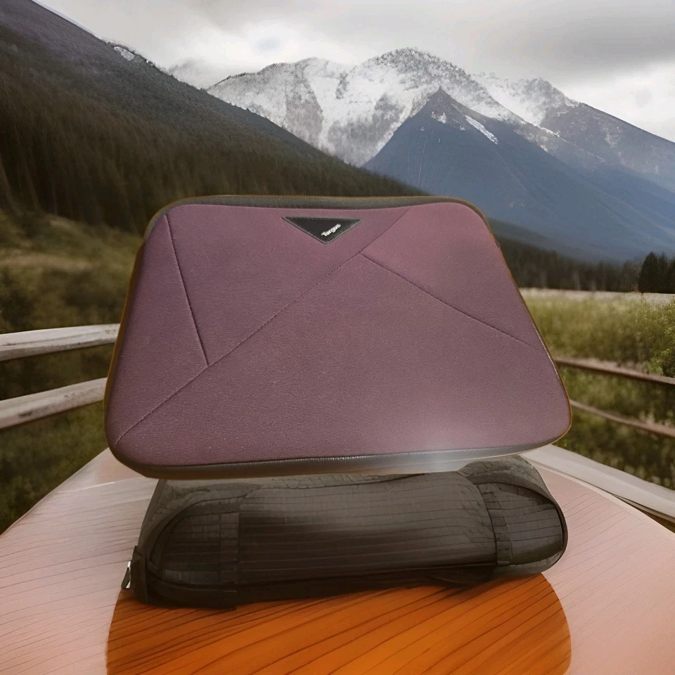 Targus Universal Neoprene Tablet Laptop Case Cover 12"x9" - Image 2 of 4