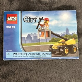 Lego City 30229 Repair Lift - Preowned, 100% Complete, with Instructions.
