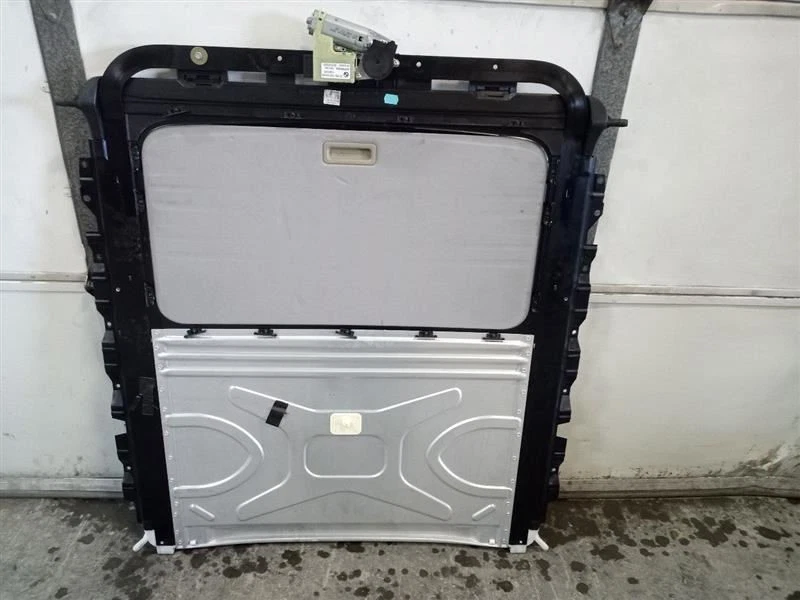 Sunroof Roof Glass Assembly from 2005 BMW 530i 8580400 Foto 3 de 4