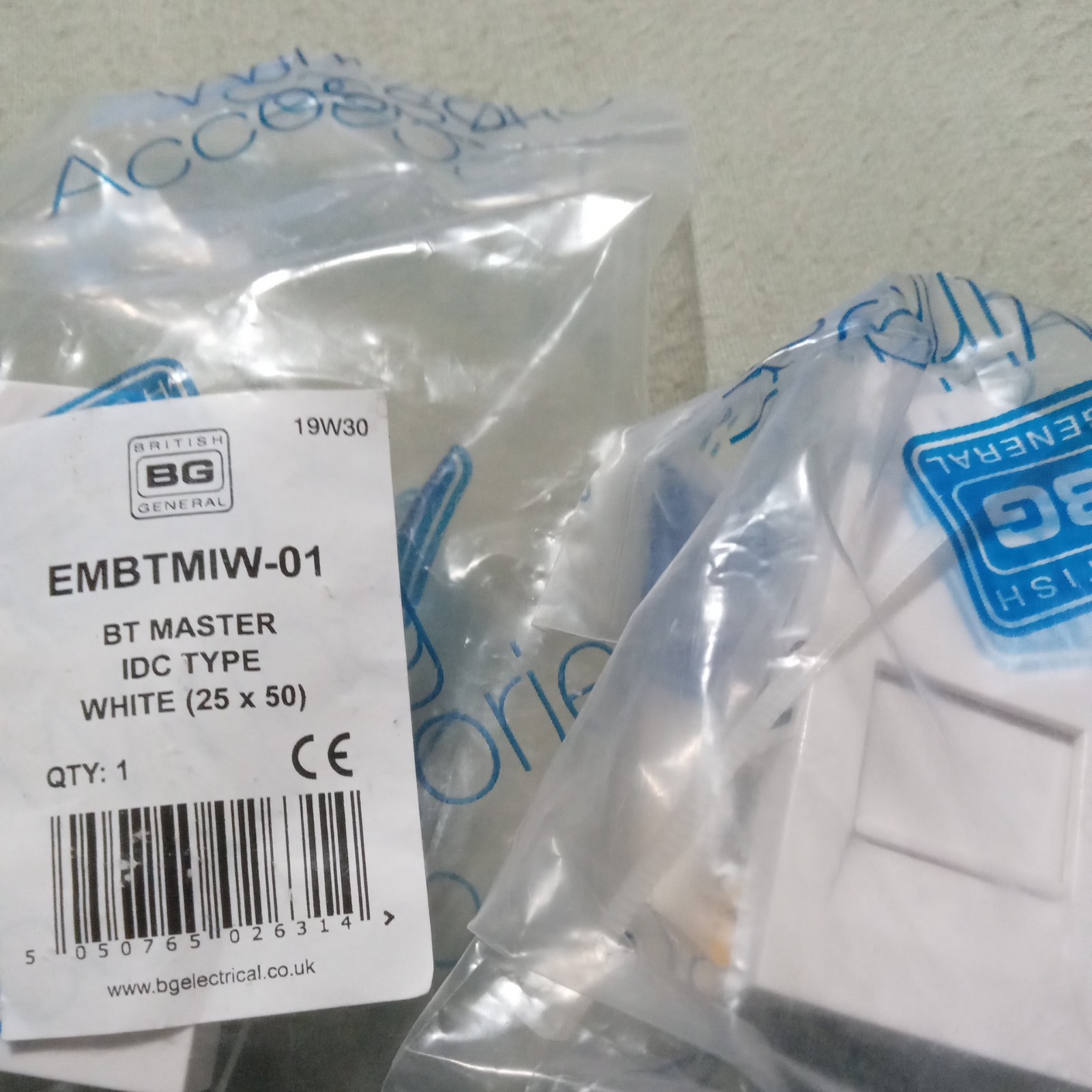 BG EMBTMIW Euro Module Telephone BT Master (IDC) - White