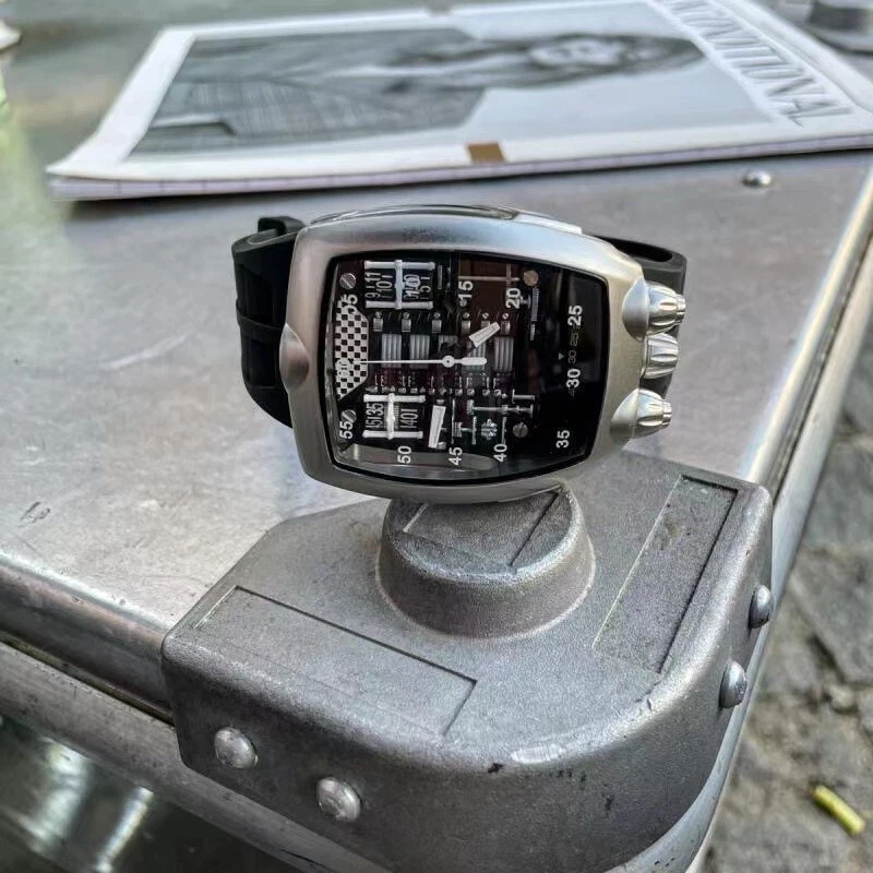 Reloj Hombre Motor Hombre Wormhole Concept Niño Reloj Foto 4 de 4