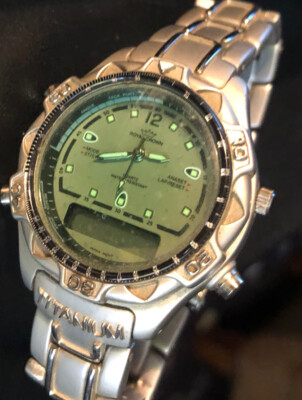 Vintage Men's Royal Crown Wristwatch With Titanium Band