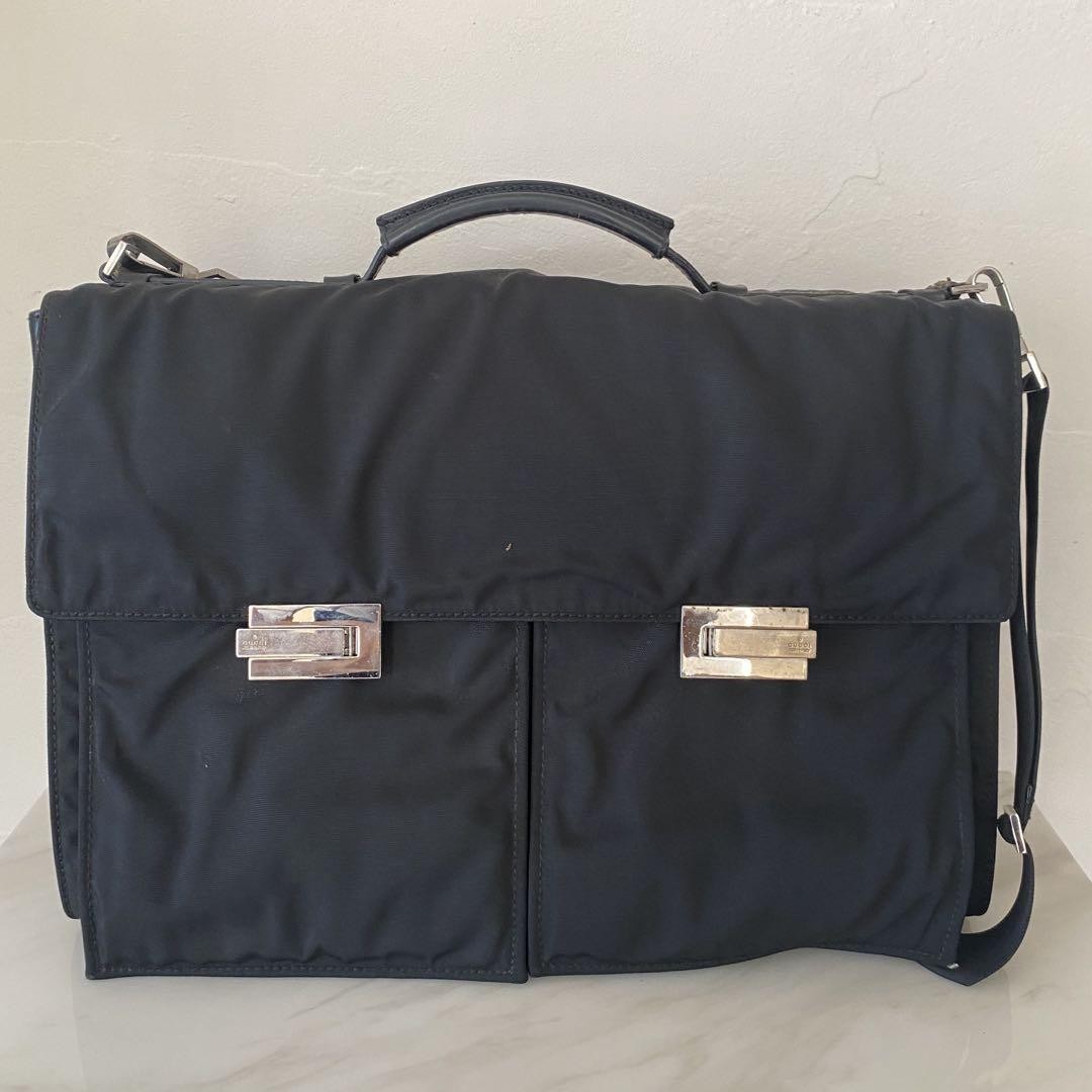 Gucci Black Nylon Leather Shoulder Bag for Business Professionals