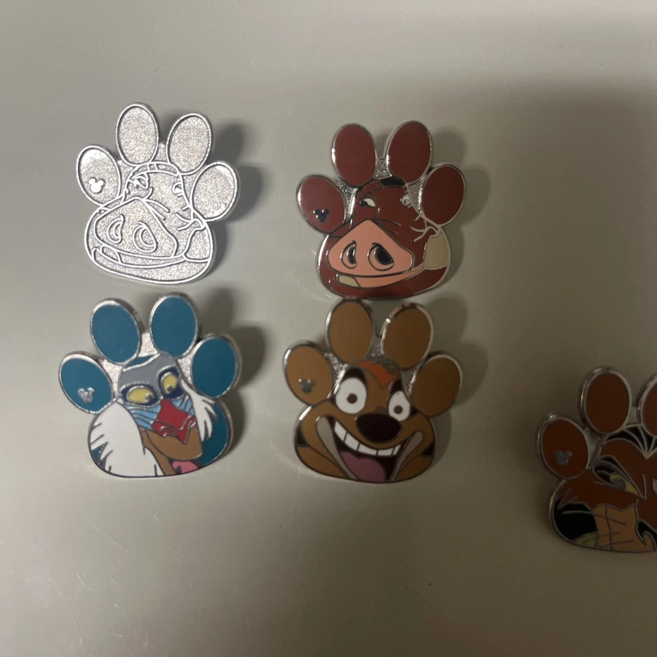 Скрытые булавки с Микки-Маусом 2017 Disney's Lion King Paw Print  - Изображение 3 из 4