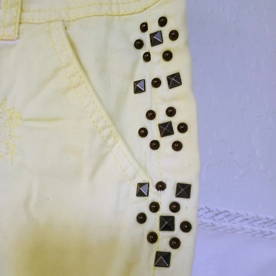DayTrip Capricorn Cutt Off Distressed Studded Shorts Juniors Sz 26 Yellow Denim - Image 2 of 4