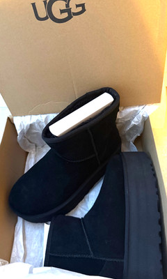 Neuer  UGG  W CLASSIC MINI PLATFORM, schwarz, 40, im Originalkarton