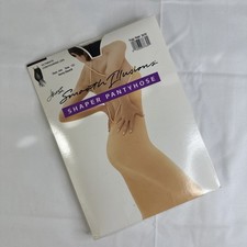 Hanes Smooth Illusions Contouring Leg Pantyhouse Size CD Barely Black Style 644