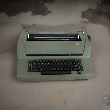 Vintage IBM Correcting Selectric II  Electric Typewriter Works, needs ribbon