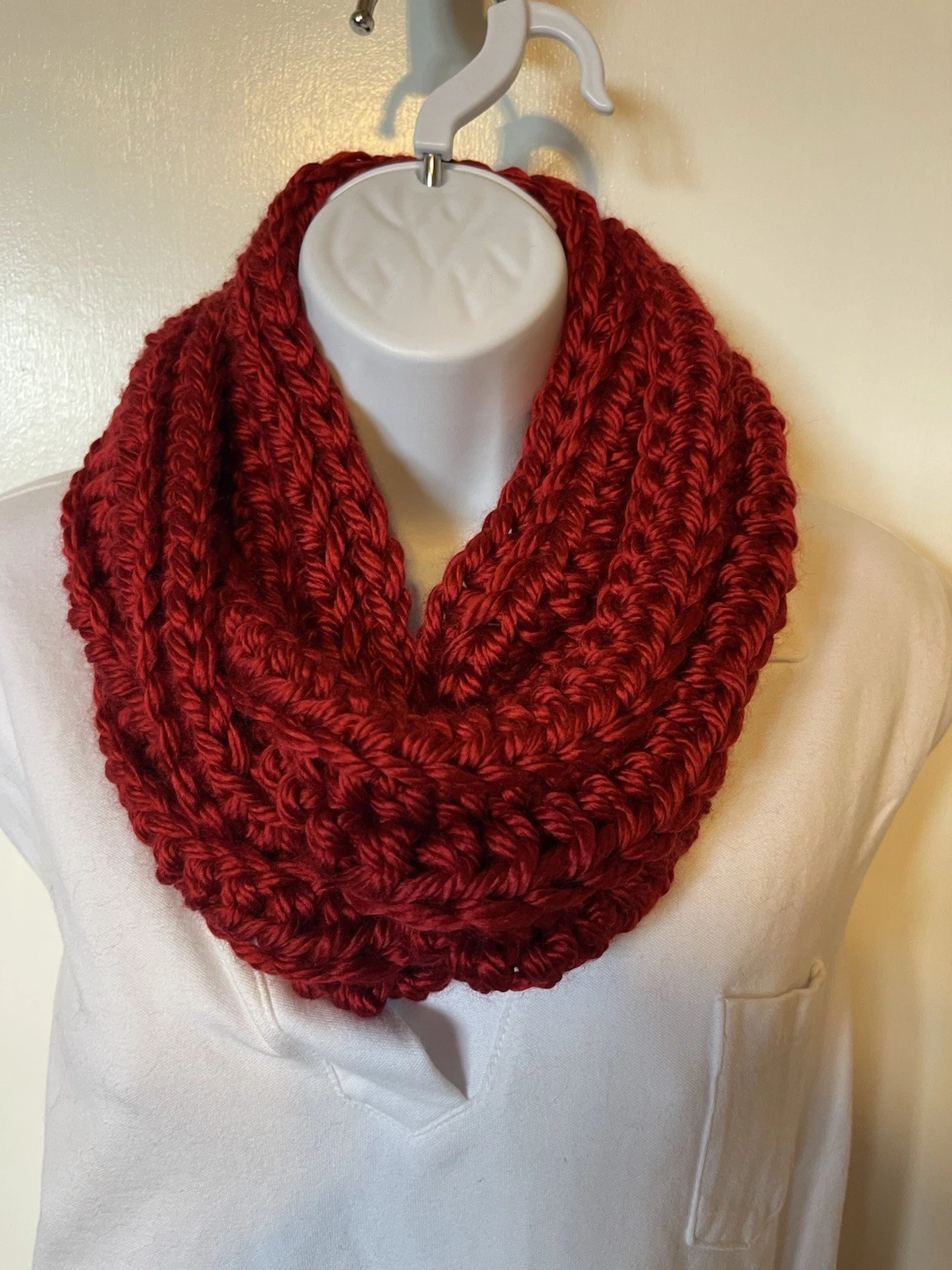 INFINITY SCARF LOOP COWL RED CROCHET KNIT WINTER NECK WARMER HANDMADE CHUNKY