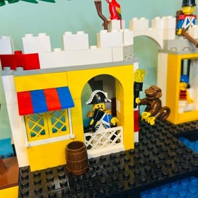 LEGO 6267 Lagoon Lock-Up Pirates Imperial Soldiers 1992