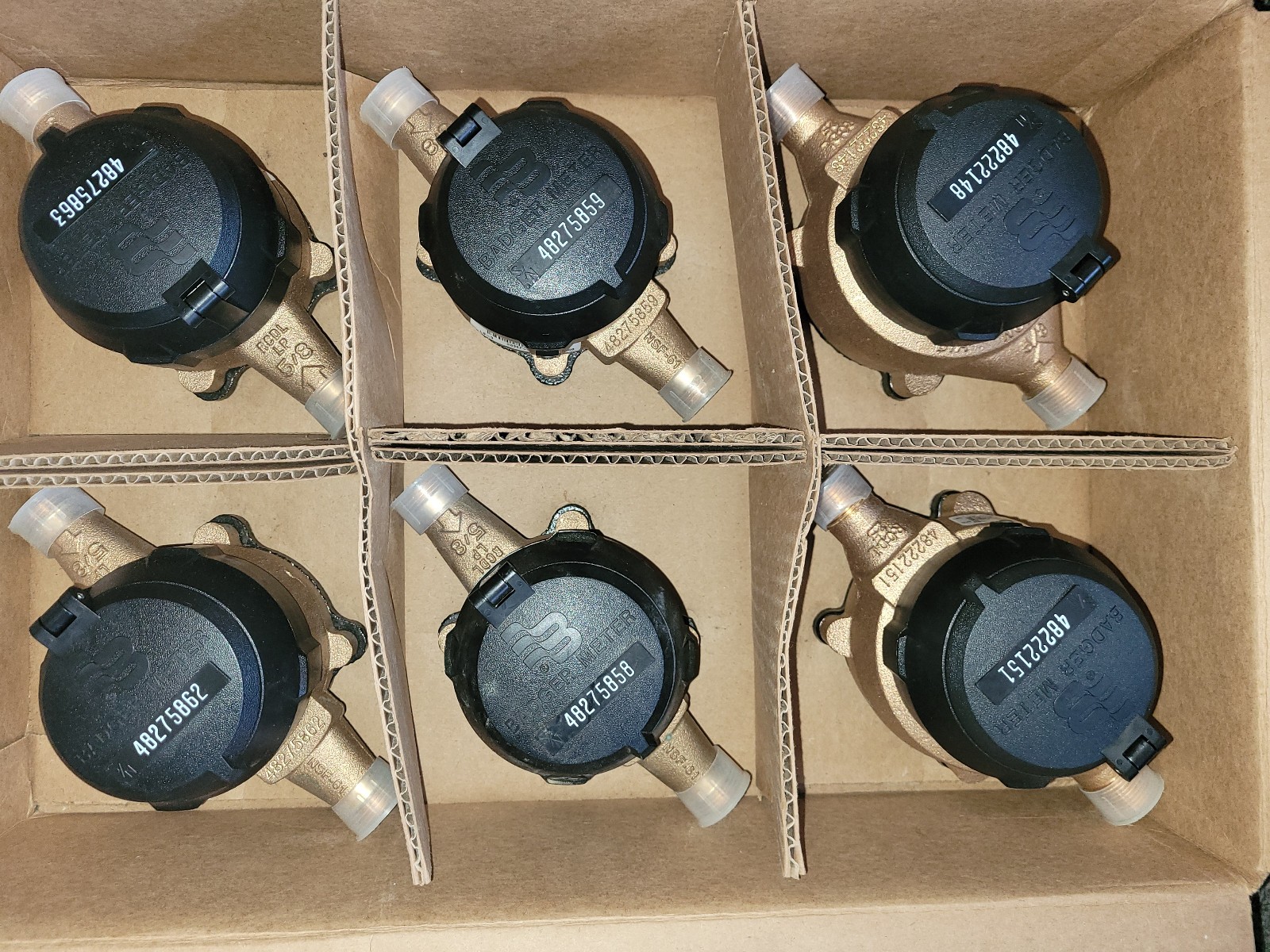 как выглядит Badger Model 25 Water Meter Box of 6 5/8X1/2 Gallon Register фото