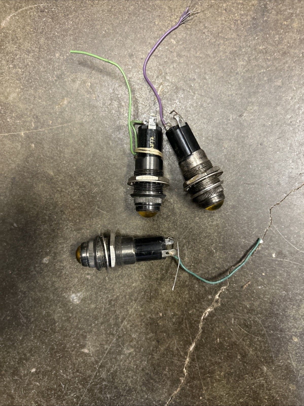 Dialco Panel Mount LED Indicator In Amber/Yellow LH62BY2 Lot Of 3