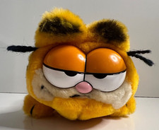 Vintage Garfield Plush 1978, 1981 United Feature Syndicate Inc. Daikin Inc.
